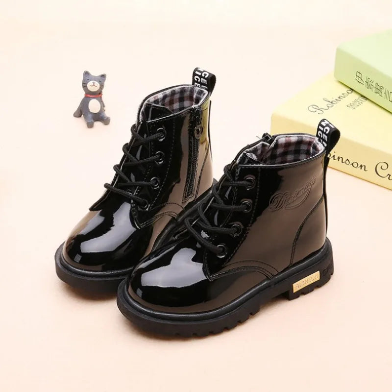 Kids Lace-Up Ankle Boots in PU Leather, Glossy Fashion Shoes for Boys and Girls with Black Soles, Five Colors and Sizes 21–37 for Spring and Fall