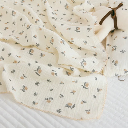 Large Muslin Baby Blanket, 150 x 120 cm Two-Layer Cotton Receiving Wrap with Floral Prints and Decorative Scalloped Edges for Supervised Cuddles