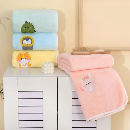 Coral Fleece Baby Bath Towel with Cute Animal Motifs, Soft Thickened Bath Wrap for Supervised Newborn Drying in Four Character Styles