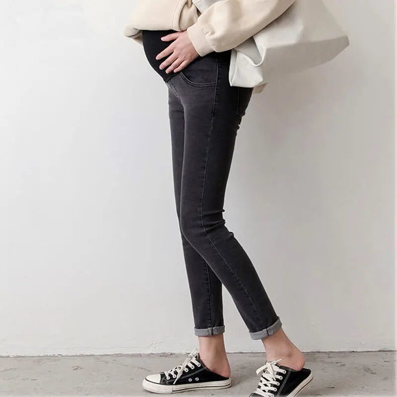 Maternity Denim Jeans with Over-Belly Panel, Blue Pregnancy Pants with Frayed Hem Styling, M-2XL Options for Everyday Casual Outfits