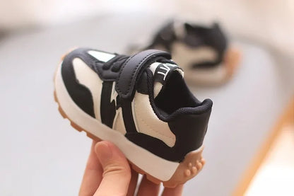 Toddler Hook and Loop Sneakers with Contrast Panels, Lightweight Breathable Soft-Sole Sports Shoes in Grey, Beige or Black for Everyday Casual Wear