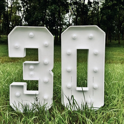 Light Up Marquee Numbers, 73 cm White KT Board Frames with Lights and Support Brackets for Birthday Backdrops and Anniversary Displays