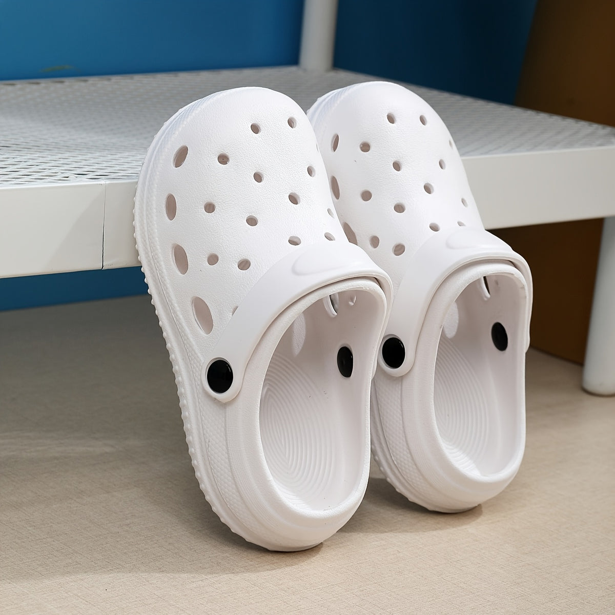 Toddler EVA Slip-On Clogs with Ventilation Holes and Heel Strap, Thick-Sole Round-Toe Casual Shoes for Boys and Girls in Five Colors for Home and Outdoor Outfits